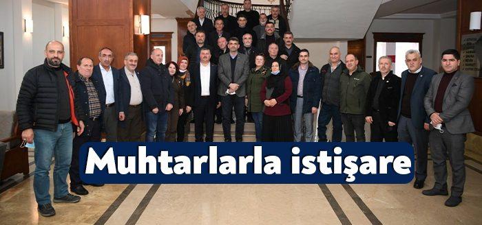 Kartepe Belediye Başkanı Mustafa Kocaman, muhtarlarla bir araya gelerek projeleri,