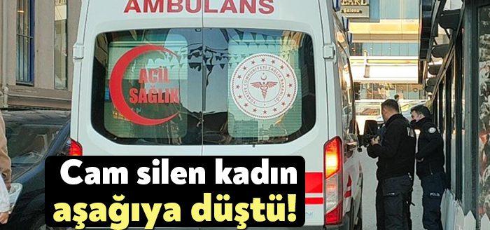 Kocaeli’nin Gebze ilçesinde iş yerinin camını silerken 4 metre yükseklikten