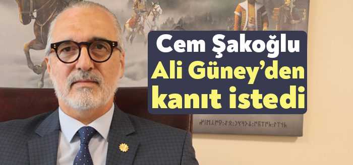 İzmit Belediyesi Basın Danışmanı Cem Şakoğlu, Ak Parti İzmit İlçe