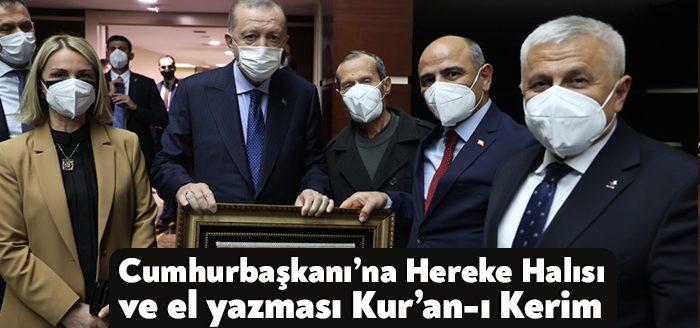 Körfez Belediye Başkanı Şener Söğüt, Cumhurbaşkanı Erdoğan’a Hereke halısı ve