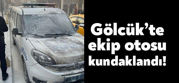Gölcük Polis Merkezi önünde park halinde bulunan ekip otosu, uyuşturucu