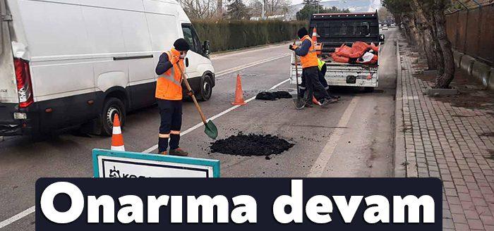 Kocaeli Büyükşehir Fen İşleri ekipleri, yaya kaldırım ve yollarda oluşan