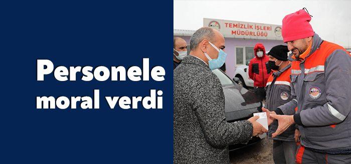 Körfez Belediye Başkanı Şener Söğüt Regaip Kandili nedeniyle belediye personelini