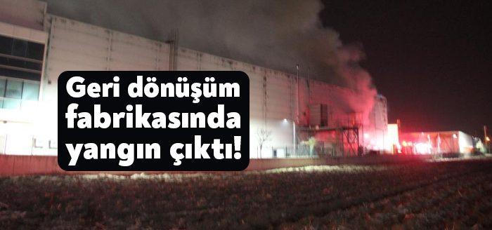 Kocaeli’nin Kartepe ilçesinde bulunan geri dönüşüm fabrikasında çıkan yangın panik