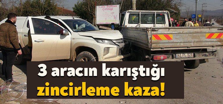 Kocaeli’nin İzmit ilçesinde 3 aracın karıştığı trafik kazada bir sürücü