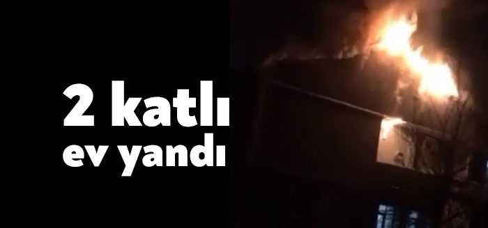 Kocaeli’nin Gölcük ilçesinde 2 katlı evin çatısında çıkan yangın paniğe