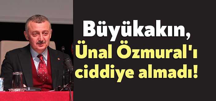 Kocaeli Büyükşehir Belediye Başkanı Tahir Büyükakın, KBB Meclisi oturumunda CHP'li