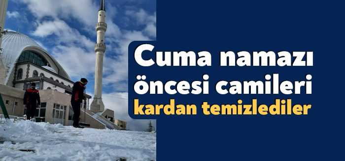 Kocaeli Büyükşehir Belediyesi A Takımı, cuma namazı öncesi vatandaşların kardan