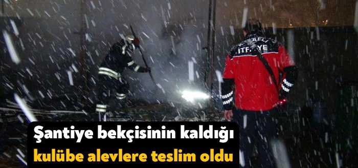 Kocaeli’nin Kartepe ilçesinde bir şantiyenin bekçisinin kaldığı kulübede yangın çıktı.