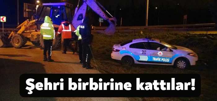 Kiraladıkları otomobilin ile şehir dışına çıkan iki kafadar, polisin 'dur'