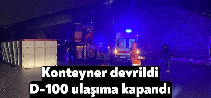 Kocaeli’nin Körfez ilçesi D-100 Karayolu üzerinde karlı yolda kayan tırın