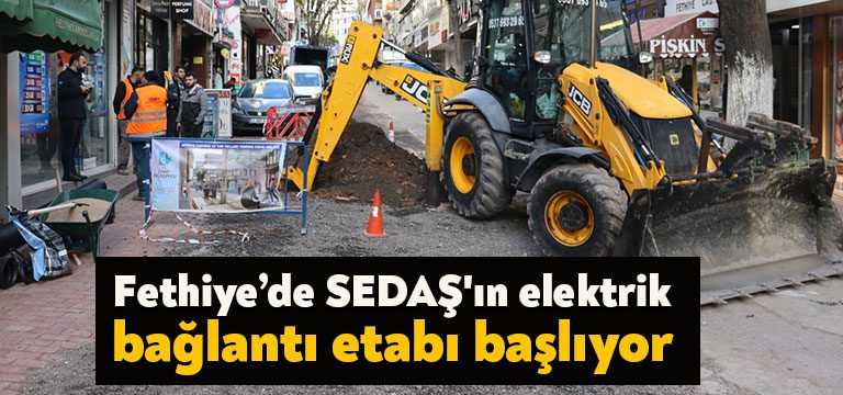 İzmit Belediyesi gece gündüz çalışarak devam ettiği Fethiye Caddesi Yenileme
