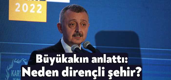 Kocaeli Büyükşehir Belediye Başkanı Tahir Büyükakın, Kartepe Zirvesi'nin açılış konuşmasını