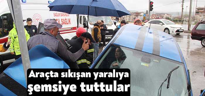 Kocaeli'nin Kartepe ilçesinde tır ve otomobilin çarpışması neticesinde 2 kişi
