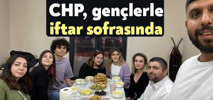 CHP Kocaeli Gençlik Kolları, ‘Soframızı Size Getiriyoruz’ kampanyasıyla Ramazan ayında