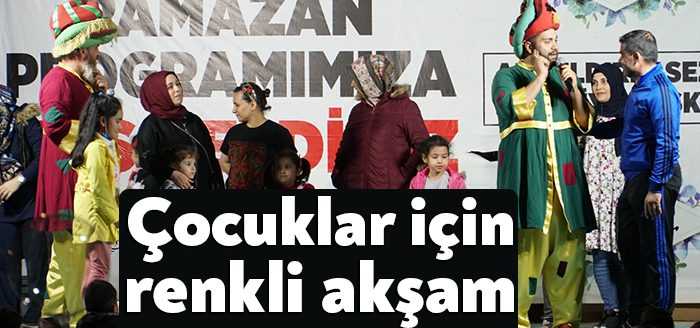 Gölcük Belediyesi, geleneksel Ramazan akşamı etkinliklerini Anıtpark’a taşıyarak çocuklara eğlenceli