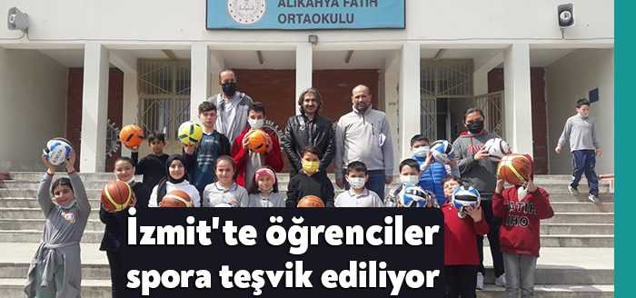 İzmit Belediyesi Spor İşleri Müdürlüğü, kent genelinde talepler doğrultusunda okullara