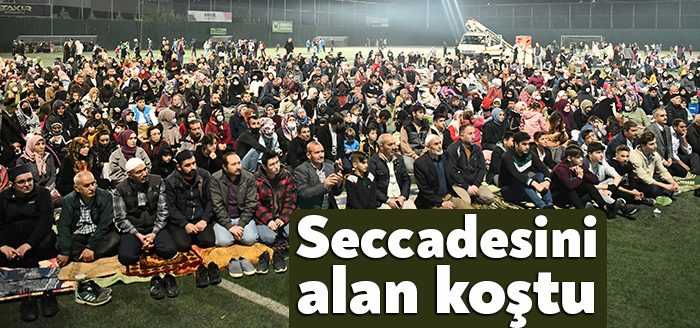Çayırova Belediyesi tarafından Ramazan ayına özel dün düzenlenen "Seccadeni Al