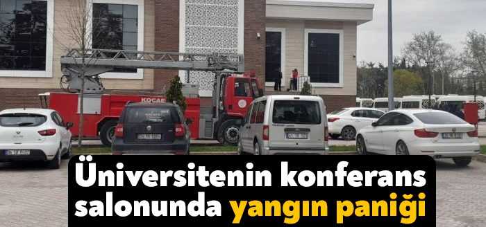 Kocaeli'de bulunan Gebze Teknik Üniversitesi'nin konferans salonunun çatısında çıkan yangın
