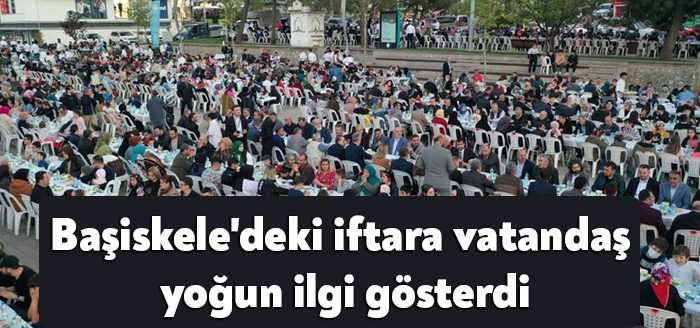 Başiskele'de vatandaşlar ve ilçe protokolü, iftar programında bir araya geldi.