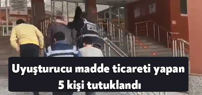 Kocaeli’nin Gölcük ve İzmit ilçelerinde polis ekiplerince gerçekleştirilen uyuşturucu operasyonunda