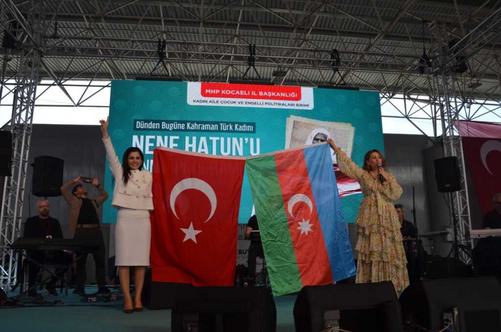 Azerin Ulkuculer icin Kocaelide konser verdi