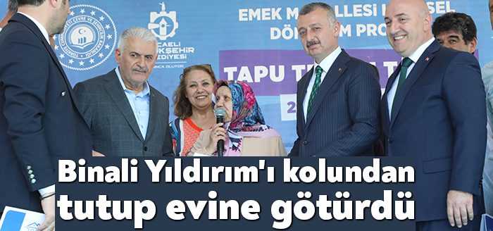 Kocaeli'nin Darıca ilçesinde düzenlenen kentsel dönüşüm projesi çerçevesinde yapılan tapu