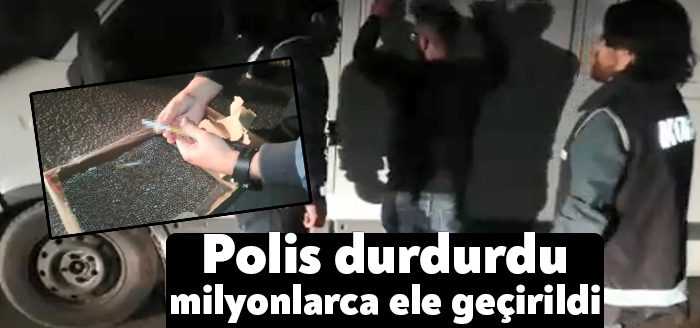 Kocaeli'de polis ekipleri tarafından durdurulan iki araçta yapılan aramada, 2
