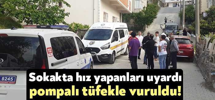 Kocaeli’de sokakta hız yapan şahısları uyaran mahalle sakinleri ile araçta