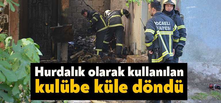 Kocaeli’de hurdalık olarak kullanılan kulübede çıkan yangın itfaiye ekiplerince söndürüldü.
