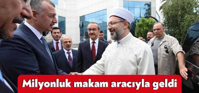 Kocaeli Büyükşehir Belediyesi'nin düzenlediği sempozyuma katılmak için Kocaeli’ne gelen Diyanet