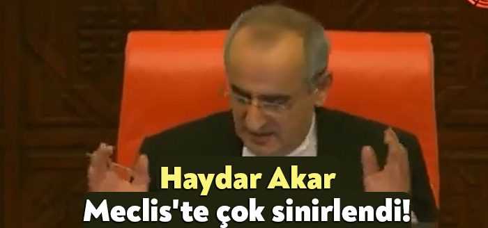 AK Parti Grup Başkan Vekili Muhammed Emin Akbaşoğlu ile CHP'li