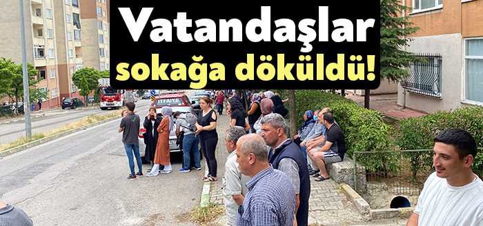 Kocaeli’nin Çayırova ilçesinde 7 katlı bir binanın çatısı, tadilat esnasında