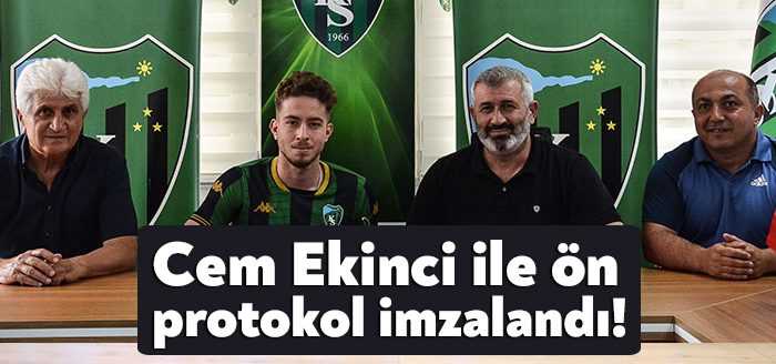 Dış transferde Cem Ekinci’yi kadrosuna kattığını açıklayan Kocaelispor, iç transferde