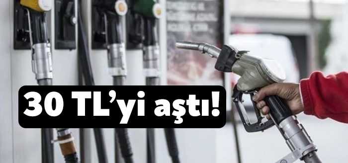 Rusya-Ukrayna savaşıyla birlikte brent petrol fiyatlarında dalgalanma sürerken, benzin ve