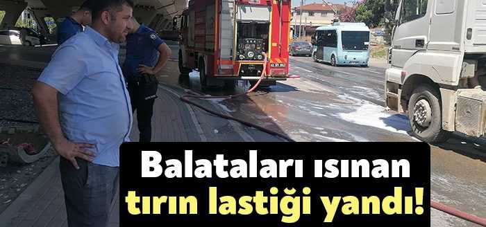 Kocaeli'nin Gebze ilçesinde seyir halindeki tırın balatalarının ısınmasıyla sağ arka