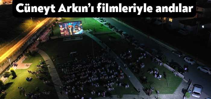 Geçtiğimiz günlerde hayatını kaybeden usta oyuncu Cüneyt Arkın’ı Kartepe Belediyesi