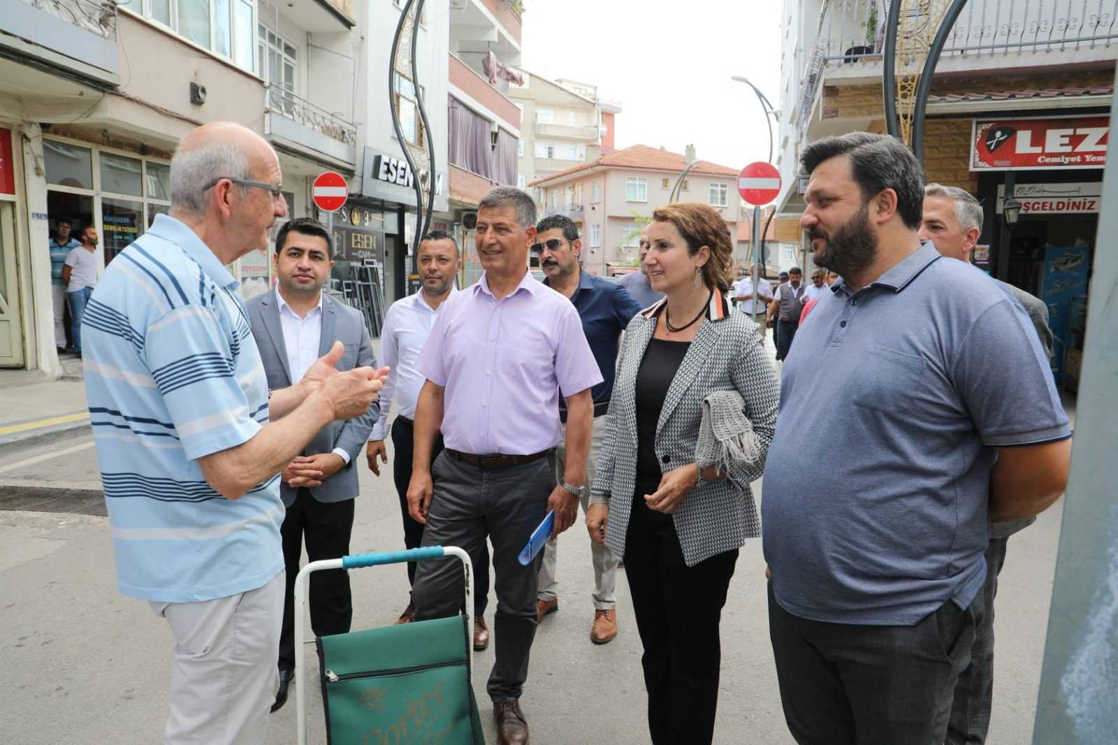 Izmit Belediyesi Kurucesme Dogan Mahallesinde vatandasla bulustu 1