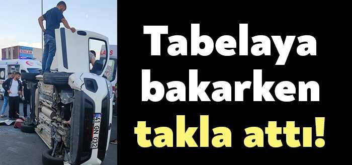 Kocaeli’nin Körfez ilçesinde hangi yöne gitmek için tabelalara bakan sürücünün