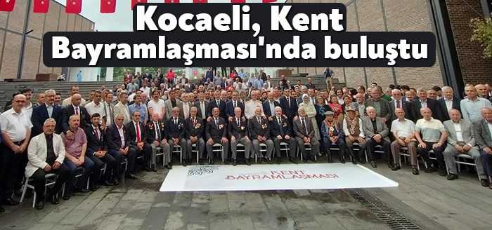 Kocaeli Kent Bayramlaşması, bugün geniş bir katılımla gerçekleştirildi. Siyasi partilerin