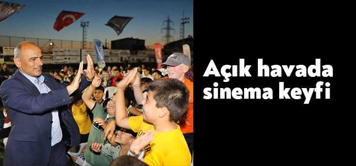 Körfez Belediyesi tarafından mahallelerde gerçekleştirilen Açık Hava Sinema Geceleri, Yukarı