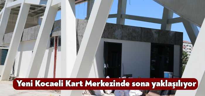 İzmit Mimar Sinan Yaya Üst Geçidi’nin sahil yönündeki ayağında inşa