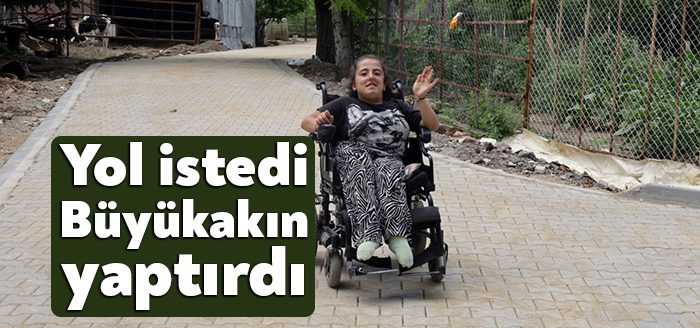 Başkan Tahir Büyükakın’ın talimatıyla İzmit ilçesi Durhasan Mahallesi’nde yolun bozuk