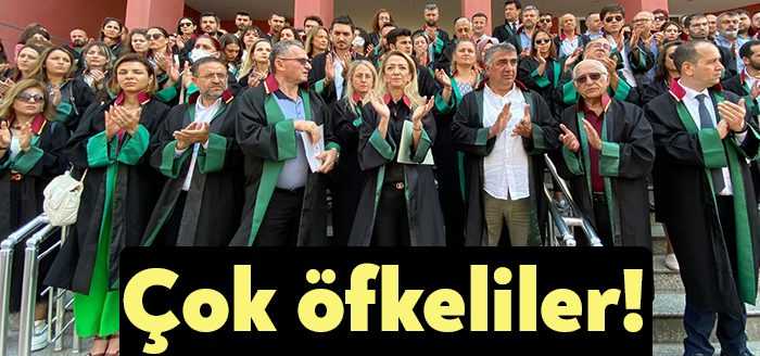 İstanbul'da öldürülen Avukat Servet Bakırtaş için adliye önünde bir araya