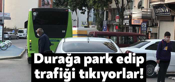 Kocaeli’nin İzmit ilçesinde bazı yolcu duraklarında bilinçsiz parklanma yapılıyor. Hatalı