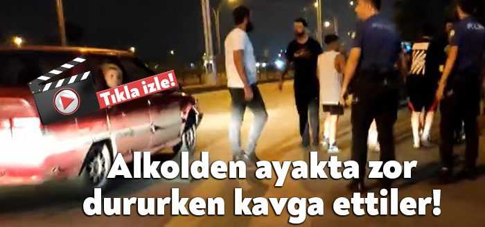 Kocaeli’nin İzmit ilçesinde alkollü mekanda başlayan kavga sokağa taştı. Şahıslar