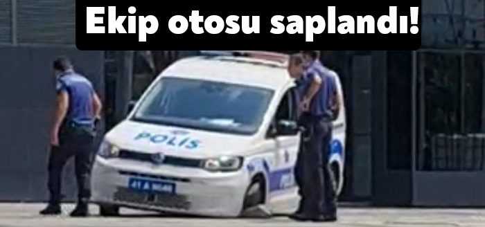 İzmit Kent Meydanı'nda görevlendirilen ekip otosu, parkenin kırılması neticesinde oluşan
