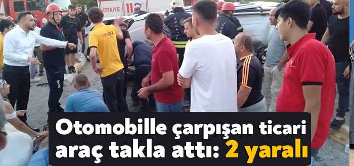 Kocaeli’de otomobille çarpışan hafif ticari araç takla attı. Kazada 2