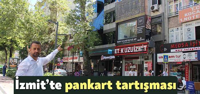 Kocaeli’nin merkezi noktalarına astığı pankartlarla dikkat çeken İzmit Belediyesi’ne, AK
