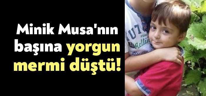 Kocaeli’nin Kartepe ilçesinde dedesinin kucağında traktör üzerinde bulunan 10 yaşındaki